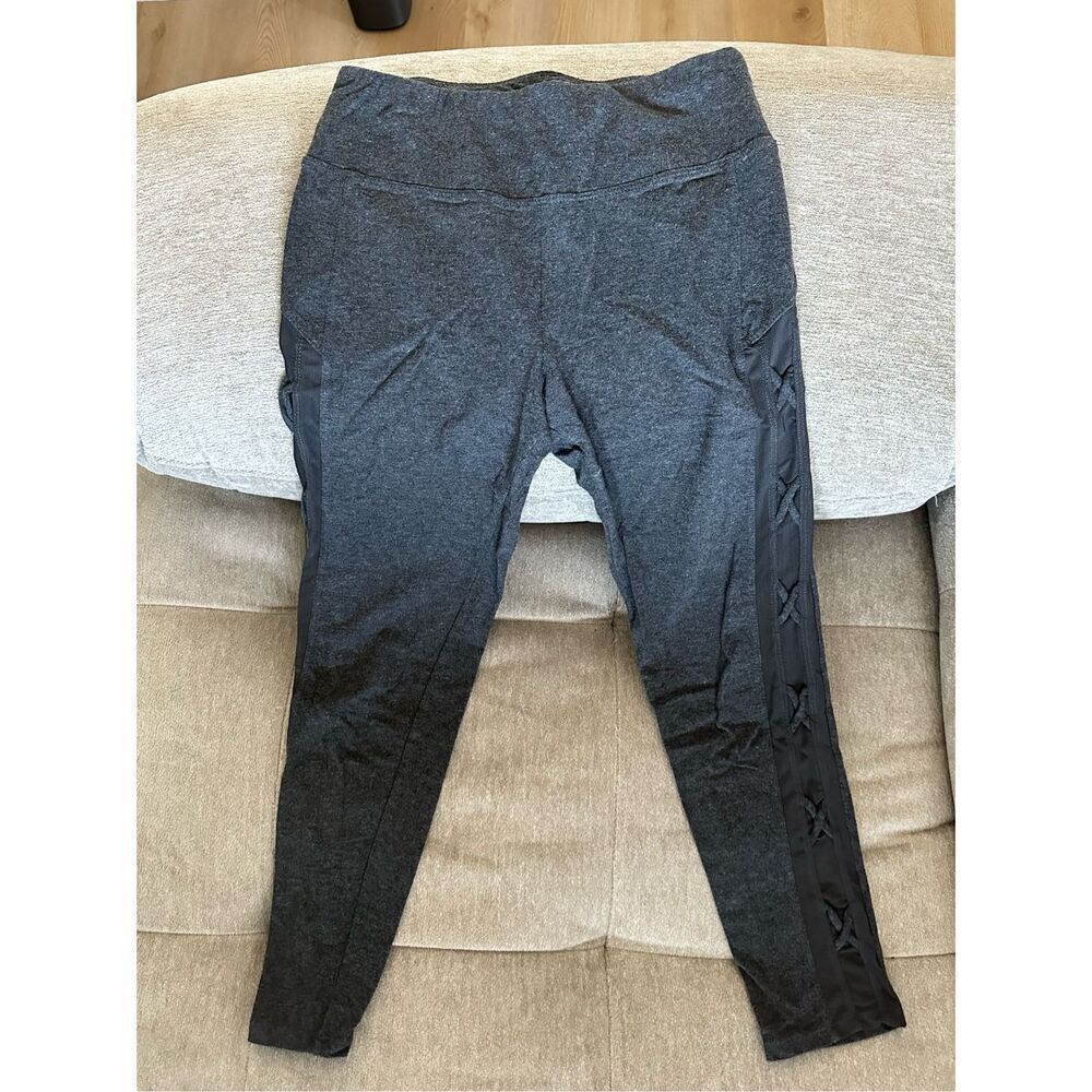 Betsey Johnson Performance leggings small‎